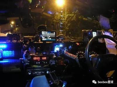 為什么香港出租車司機會同時使用10個手機？科技視角下的通訊設備租賃現象